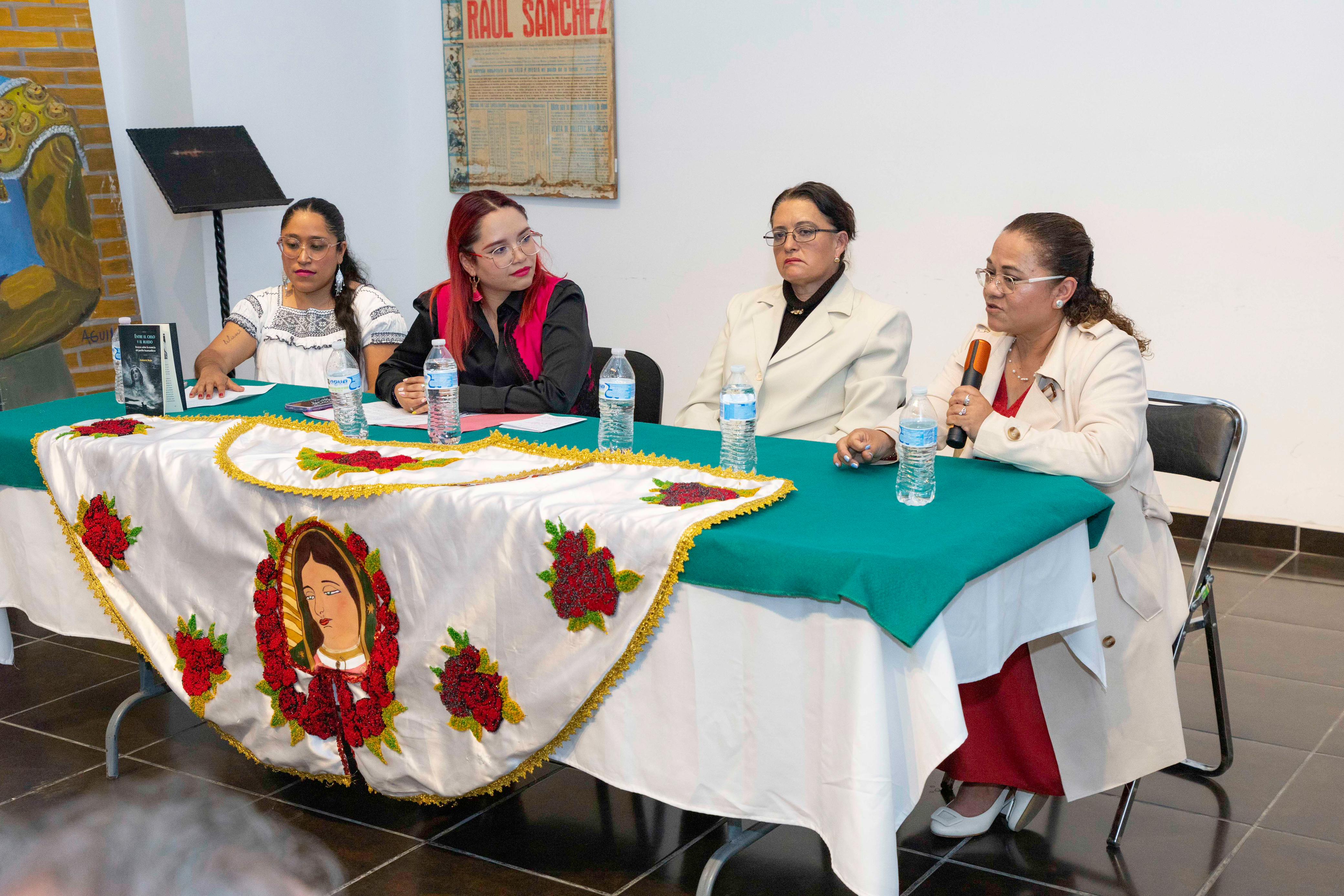 Realizan conversatorio taurino 'La Mujer Ante los Retos de la Fiesta Actual' en el marco de la Feria Internacional del Arte Efímero y la Dalia 2025